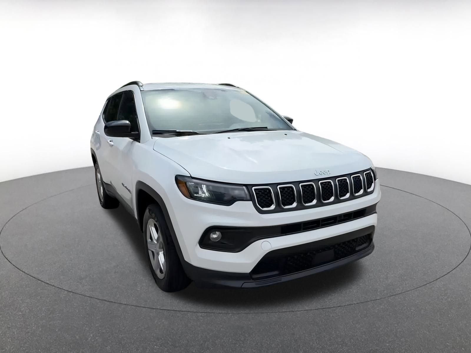 Thumbnail: 2023 Jeep Compass - 3