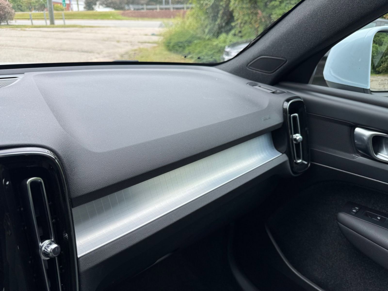 Thumbnail: 2024 Volvo XC40 - 30