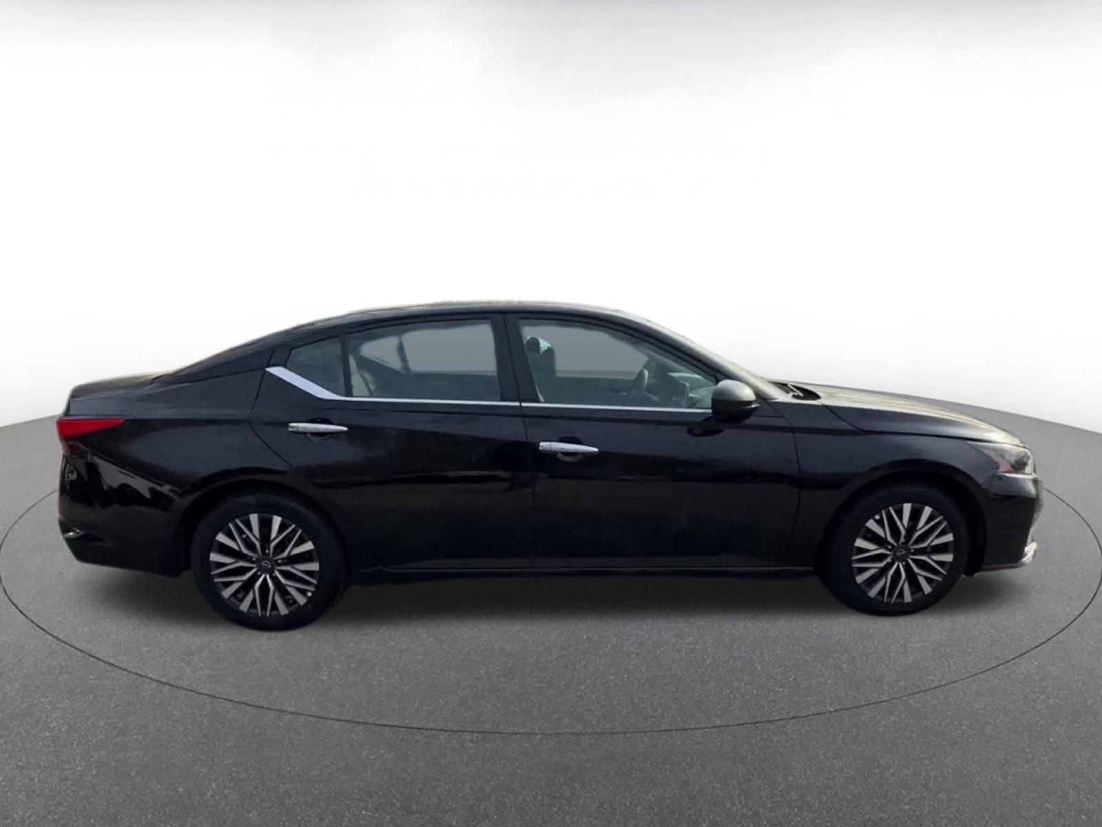 Thumbnail: 2025 Nissan Altima - 15