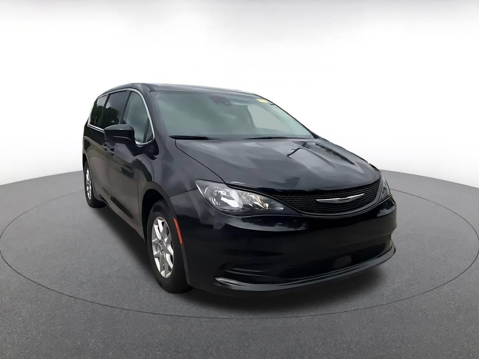 Thumbnail: 2024 Chrysler Voyager - 3