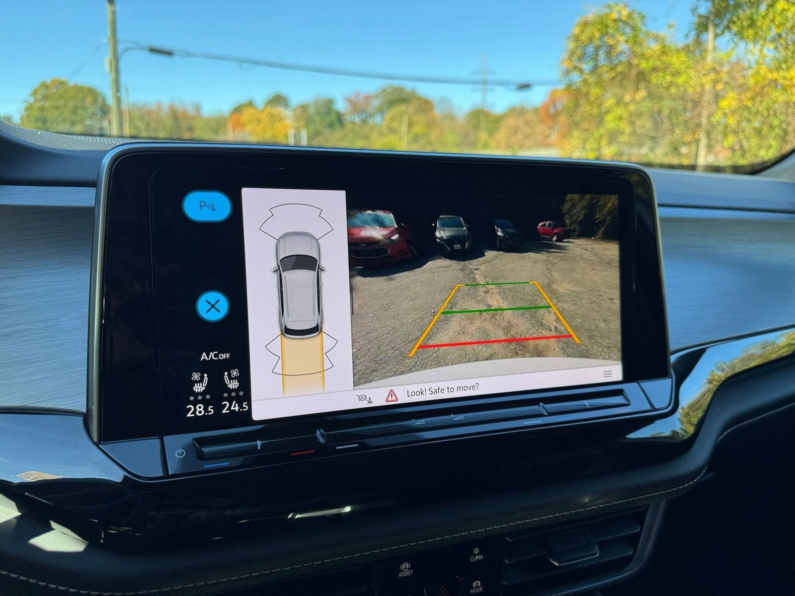 Thumbnail: 2025 Volkswagen Atlas - 17