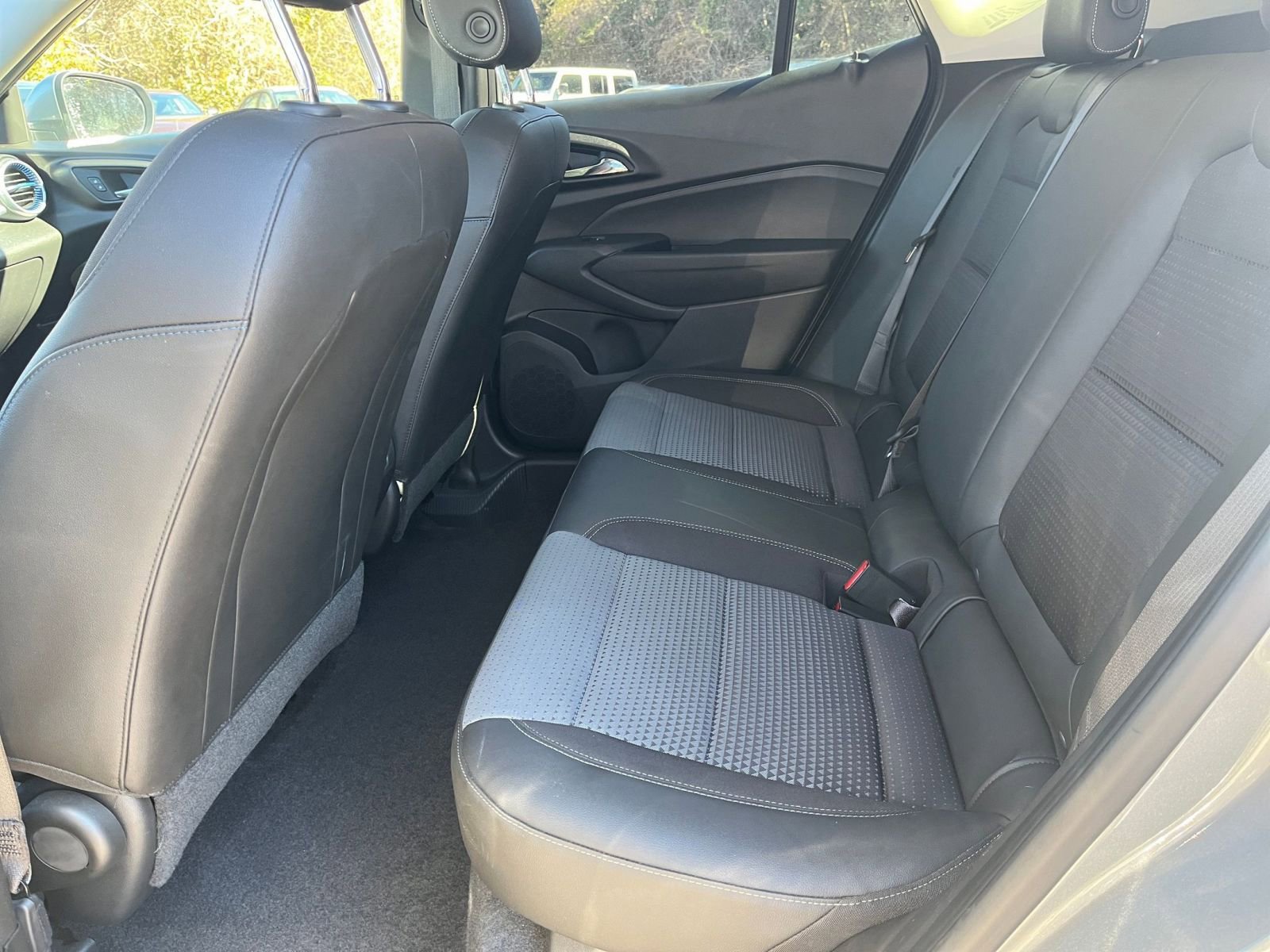 Thumbnail: 2025 Chevrolet Trax - 23