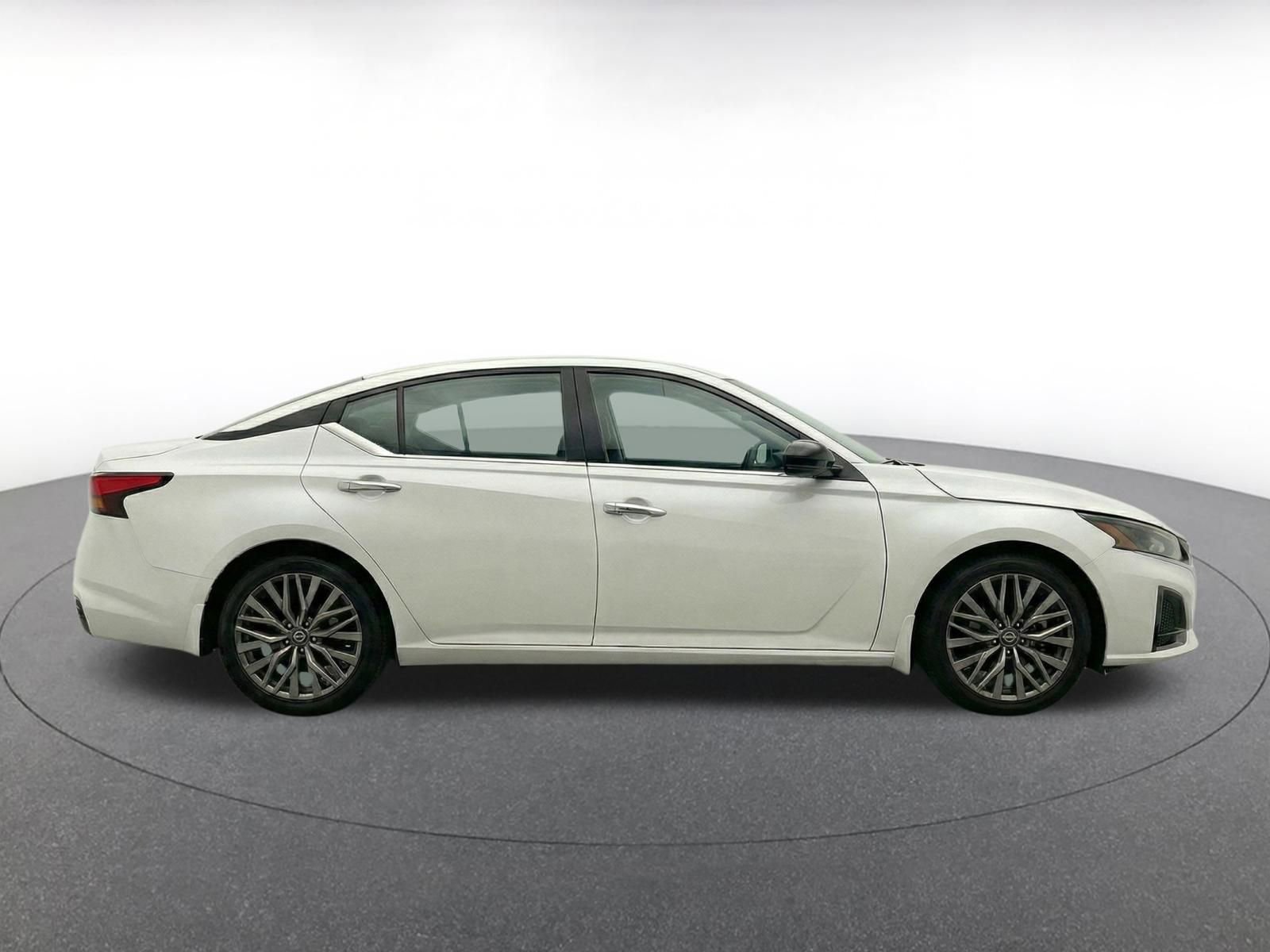 Thumbnail: 2025 Nissan Altima - 10