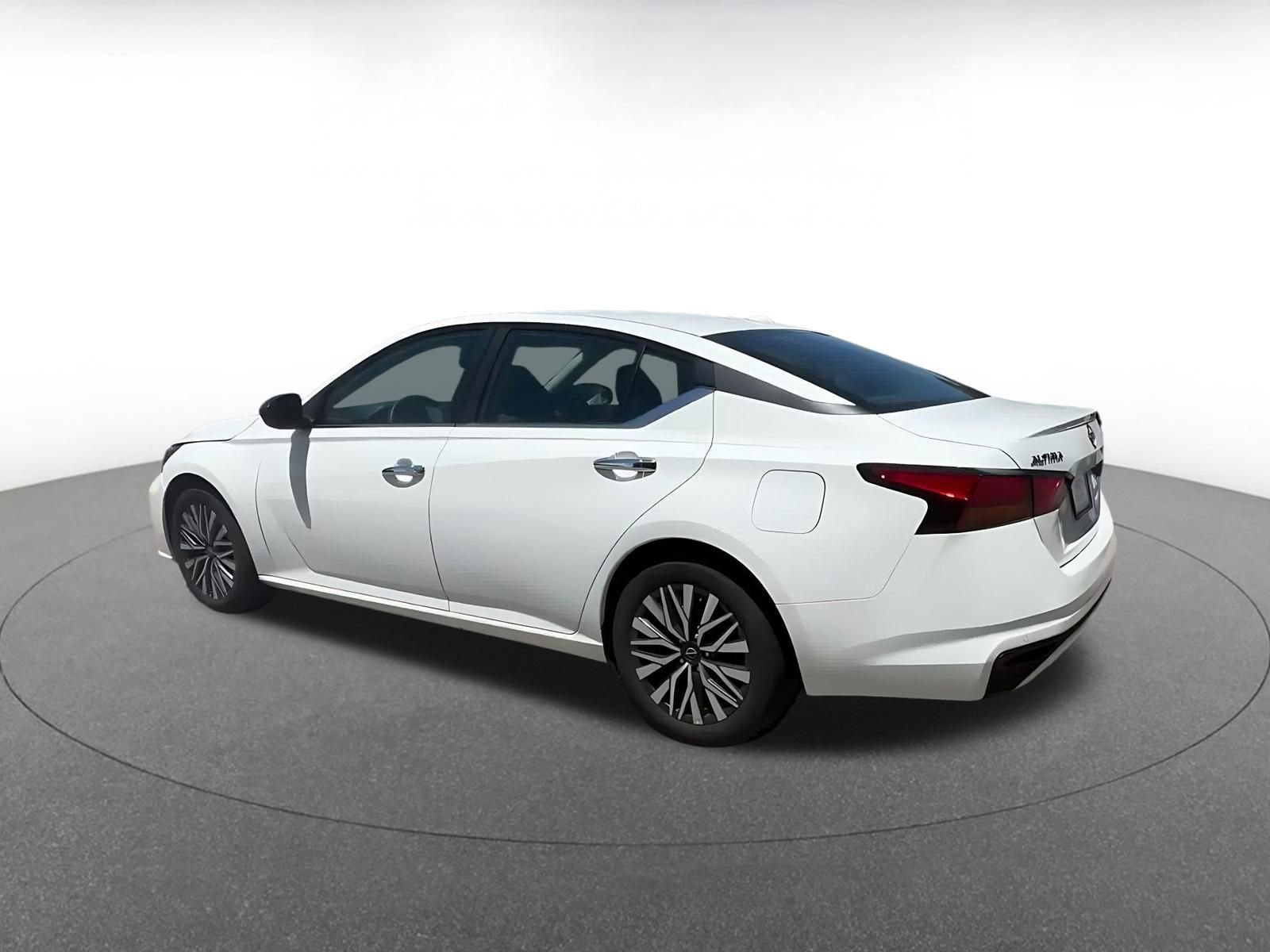 Thumbnail: 2025 Nissan Altima - 10