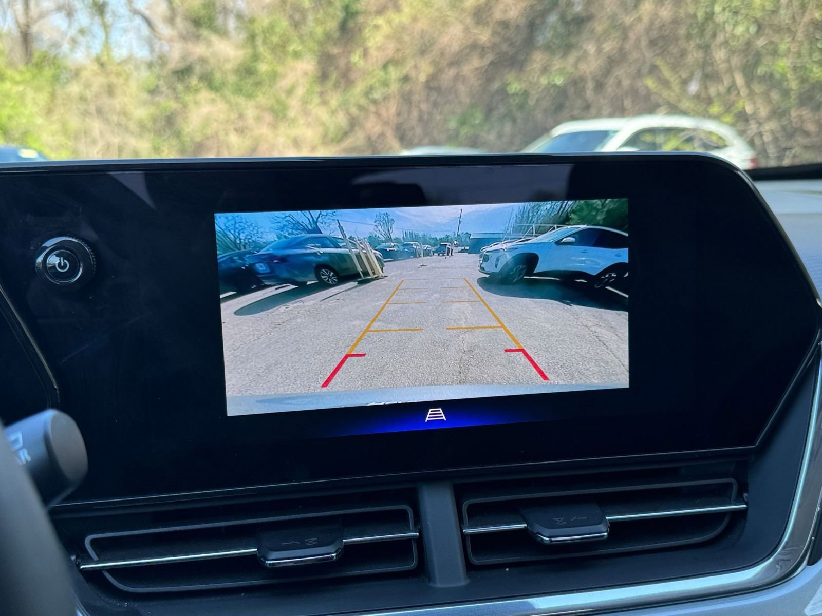 Thumbnail: 2025 Chevrolet Trax - 21