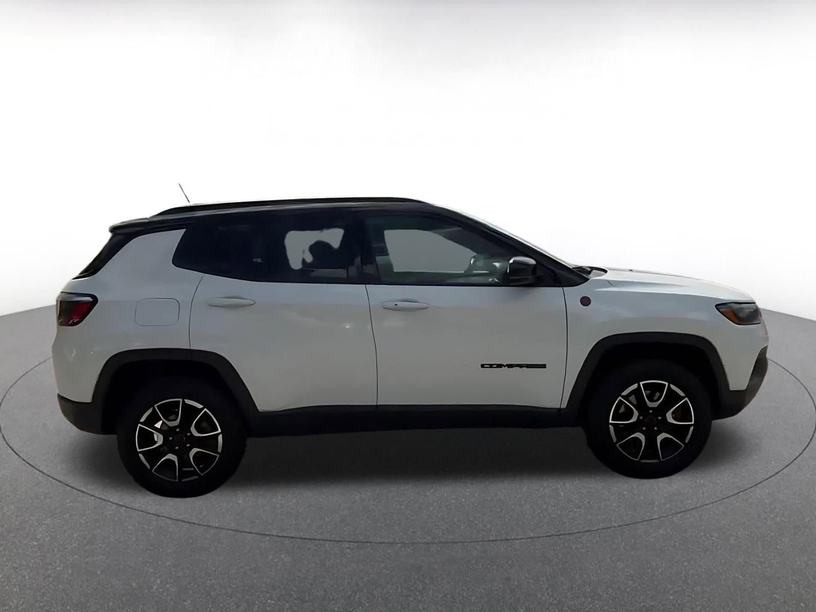 Thumbnail: 2025 Jeep Compass - 15