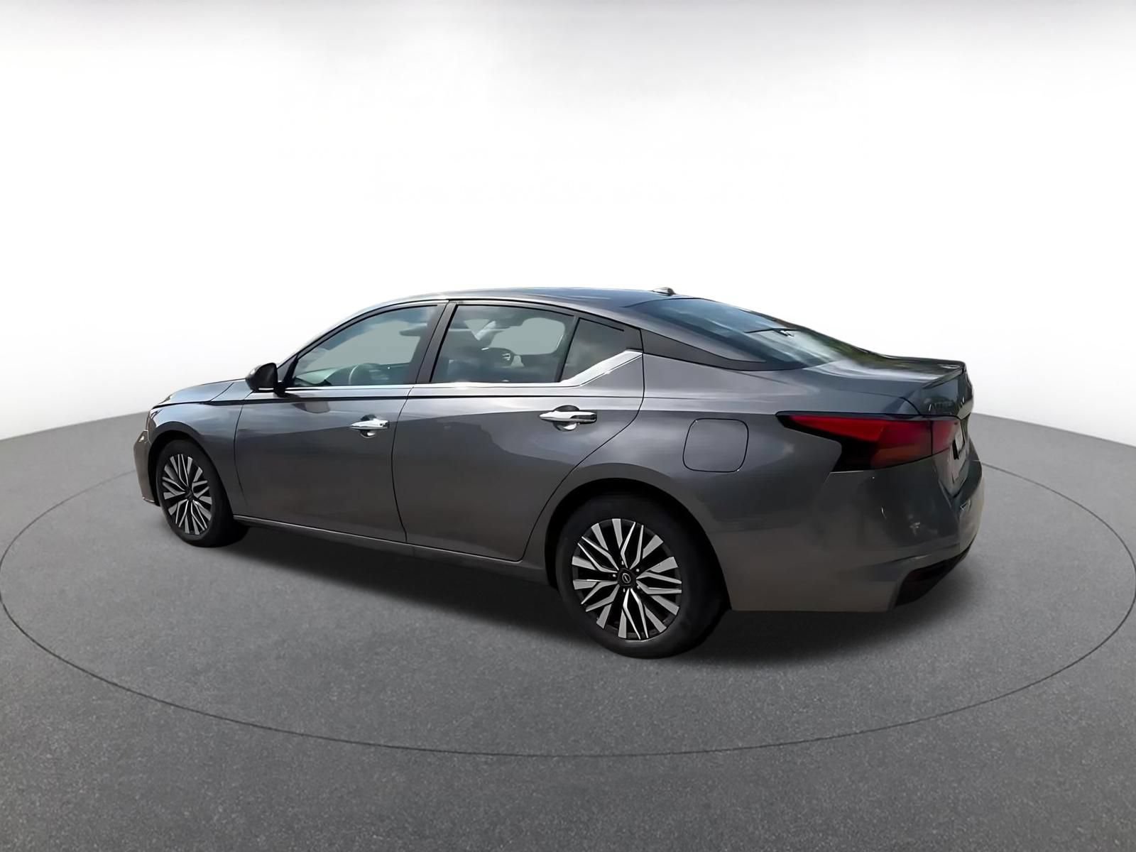 Thumbnail: 2025 Nissan Altima - 10