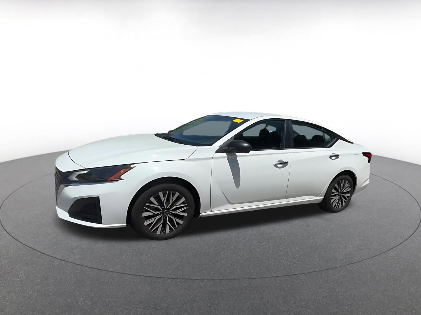 Thumbnail: 2025 Nissan Altima - 8