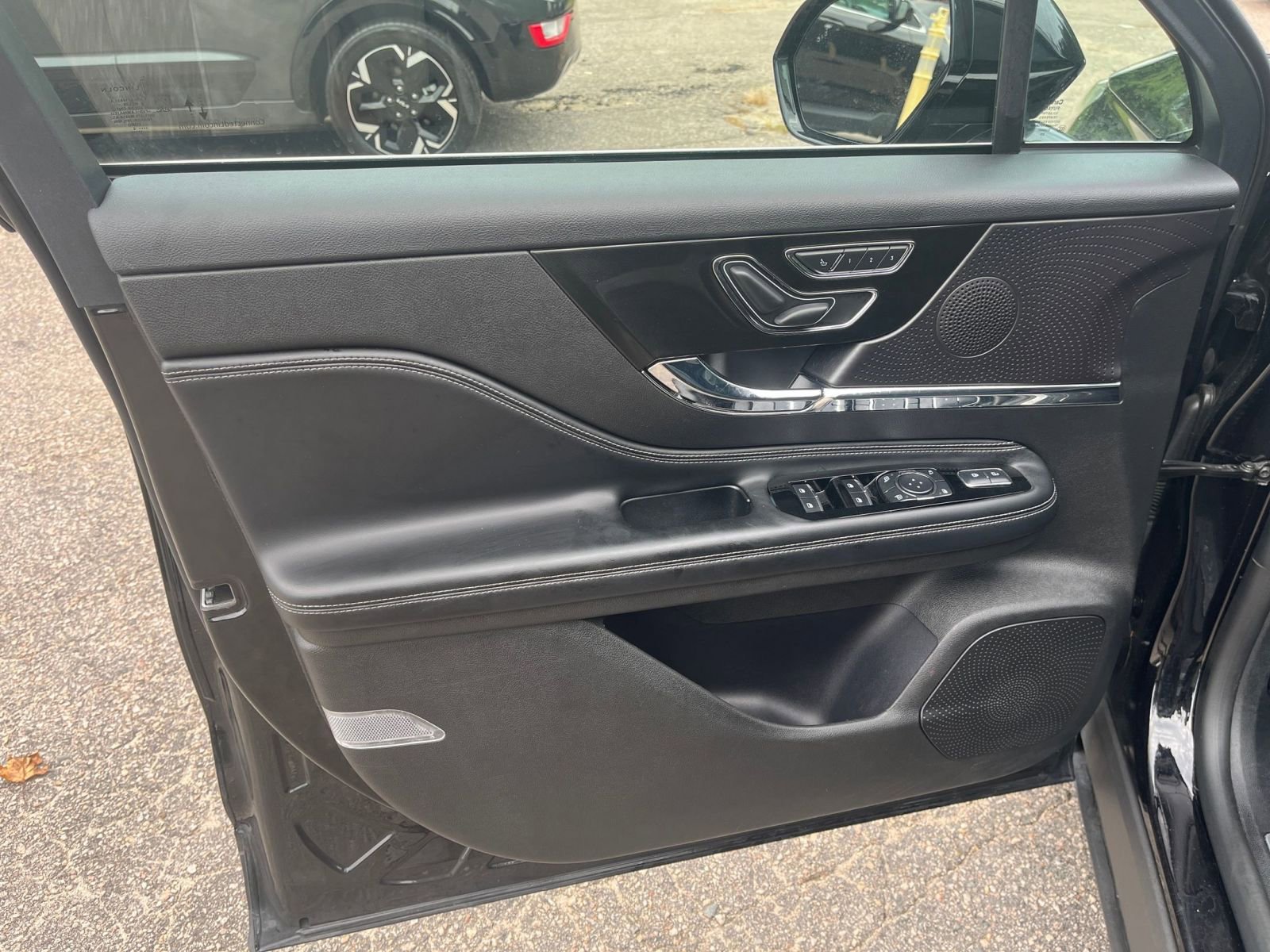 Thumbnail: 2024 Lincoln Corsair - 18