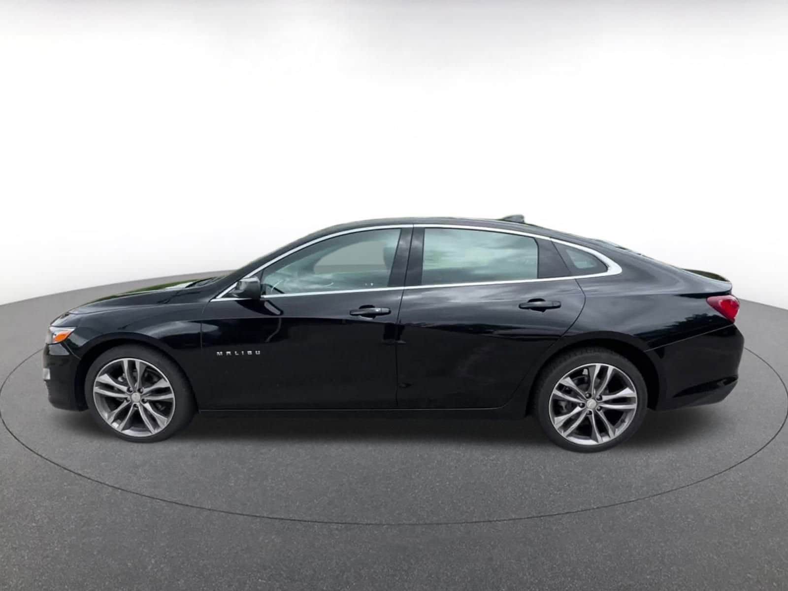 Thumbnail: 2024 Chevrolet Malibu - 9