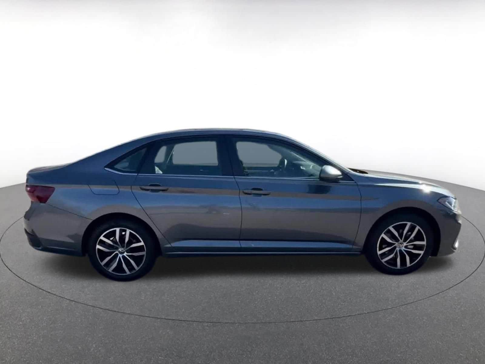 Thumbnail: 2025 Volkswagen Jetta - 16
