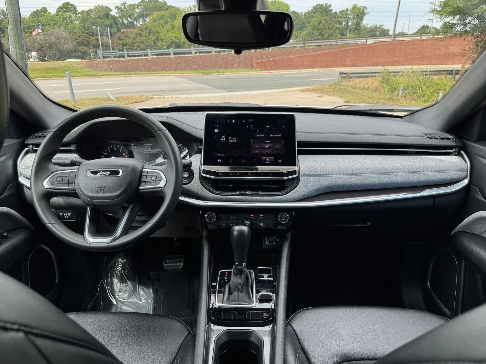 Thumbnail: 2023 Jeep Compass - 28