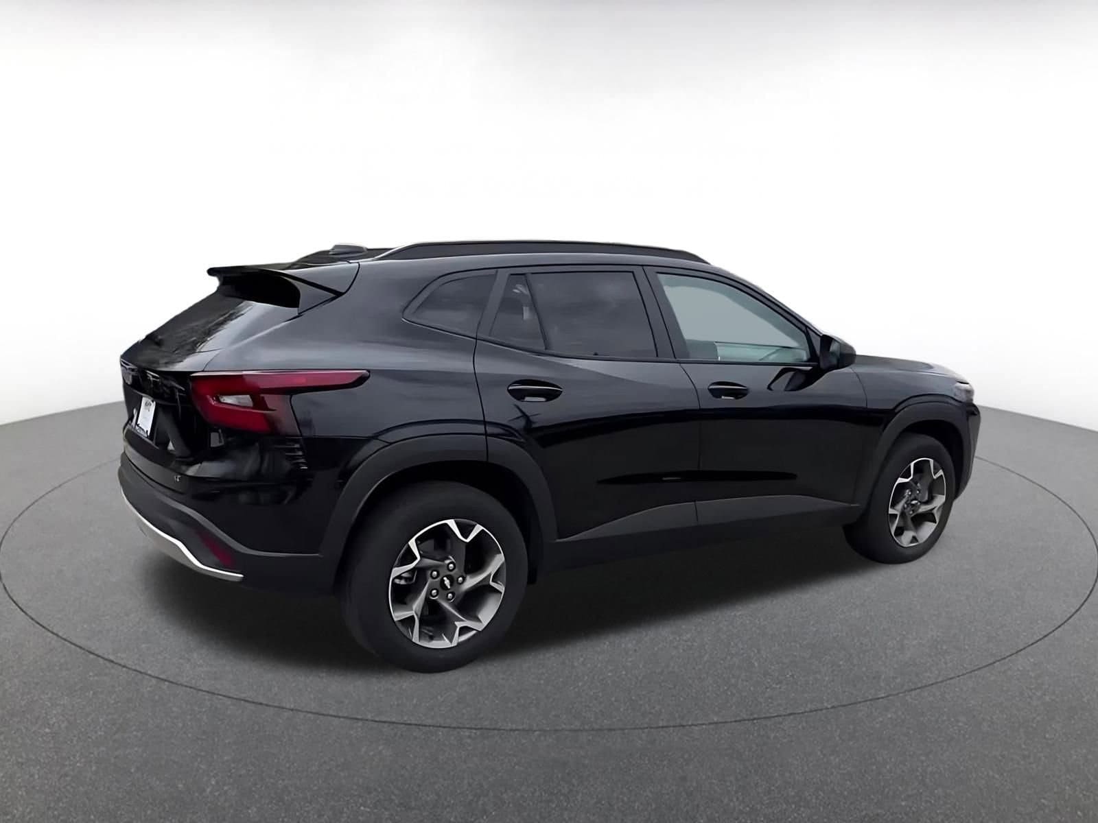 Thumbnail: 2025 Chevrolet Trax - 15