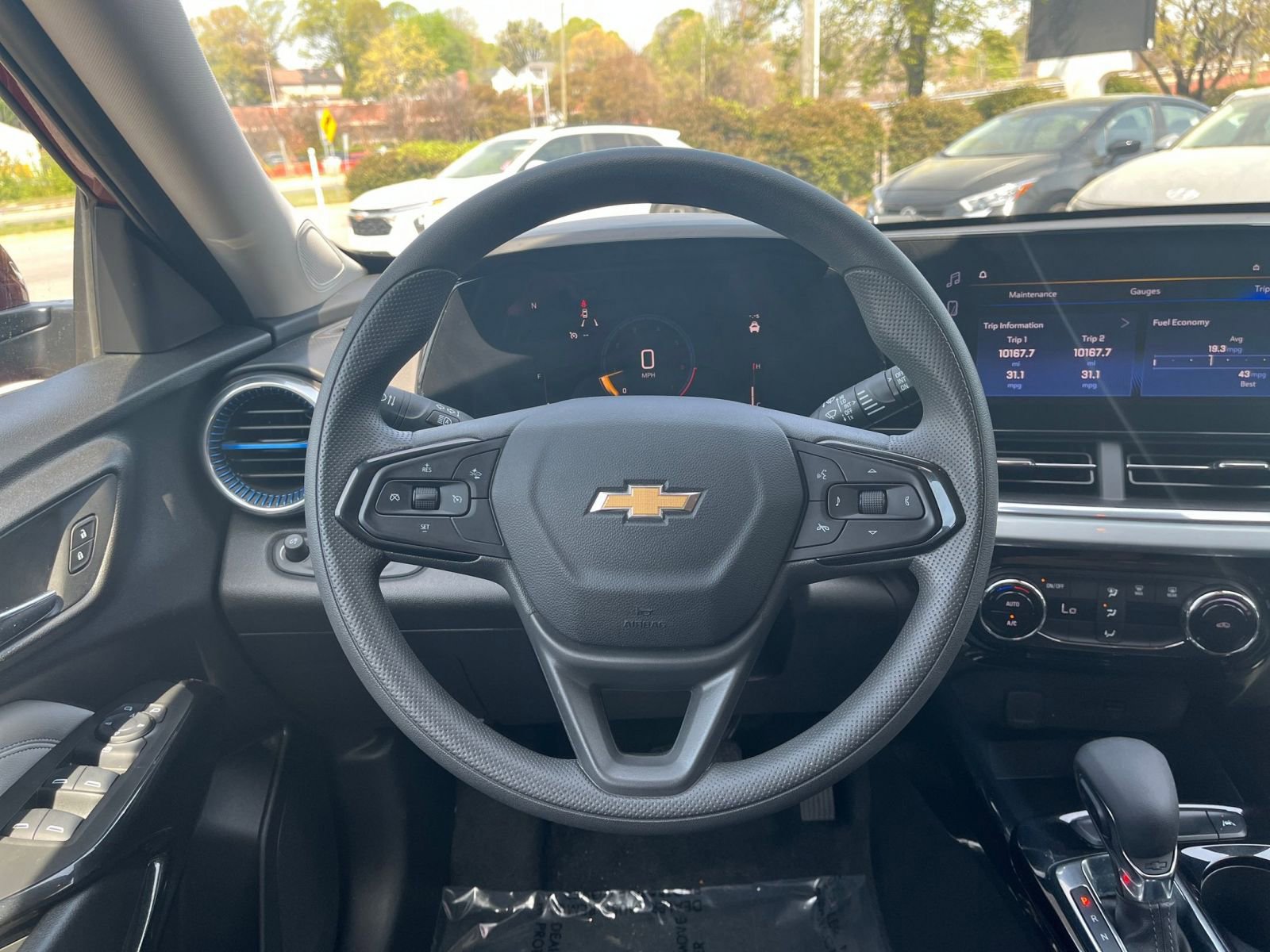 Thumbnail: 2025 Chevrolet Trax - 32