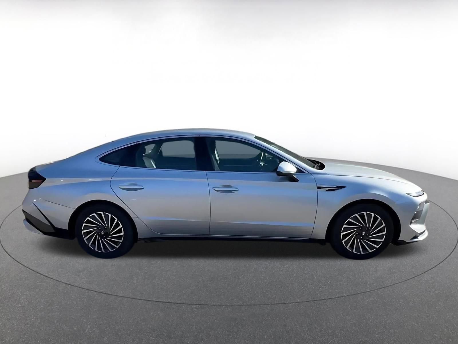 Thumbnail: 2025 Hyundai Sonata - 16