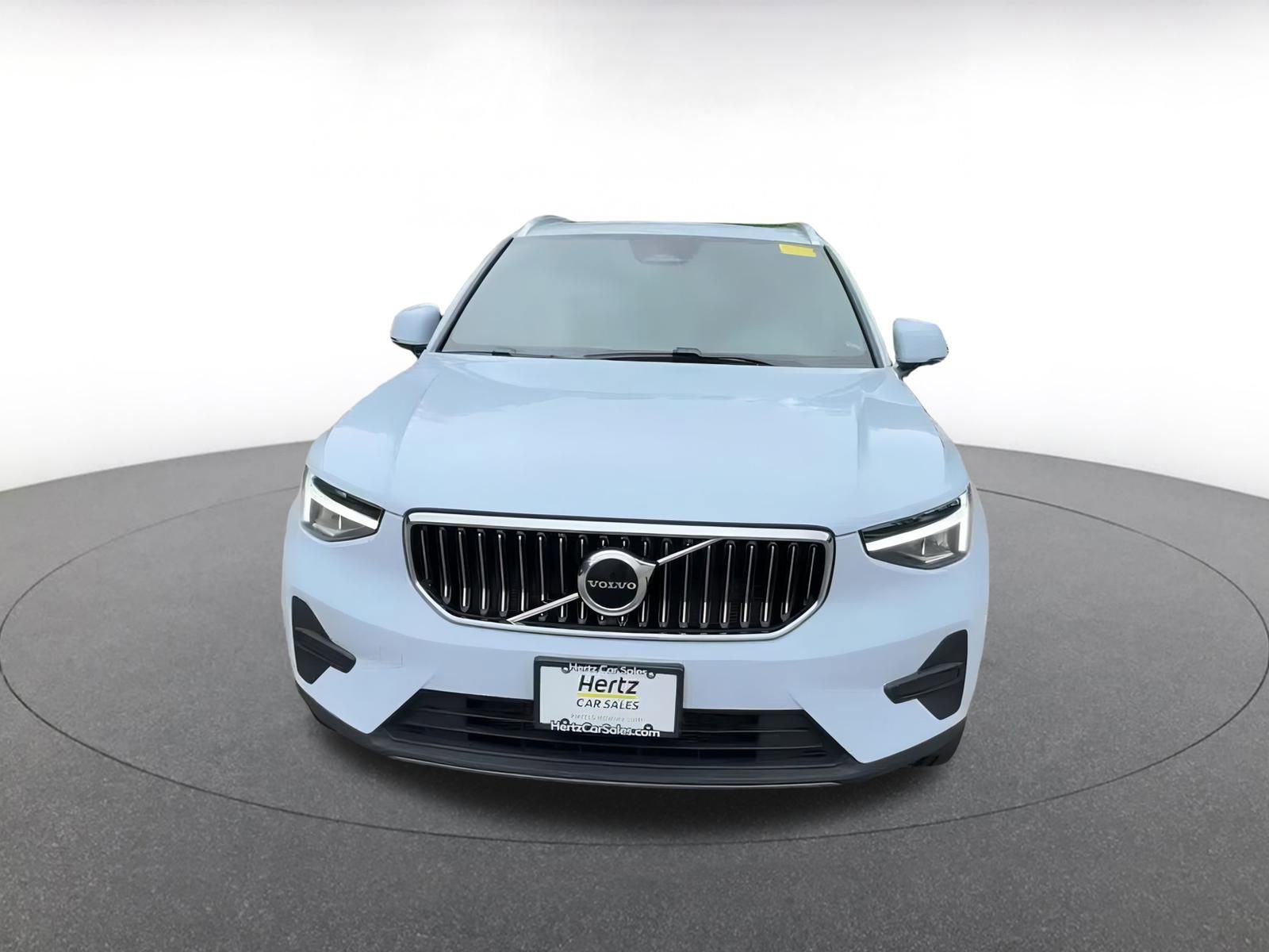 Thumbnail: 2024 Volvo XC40 - 4