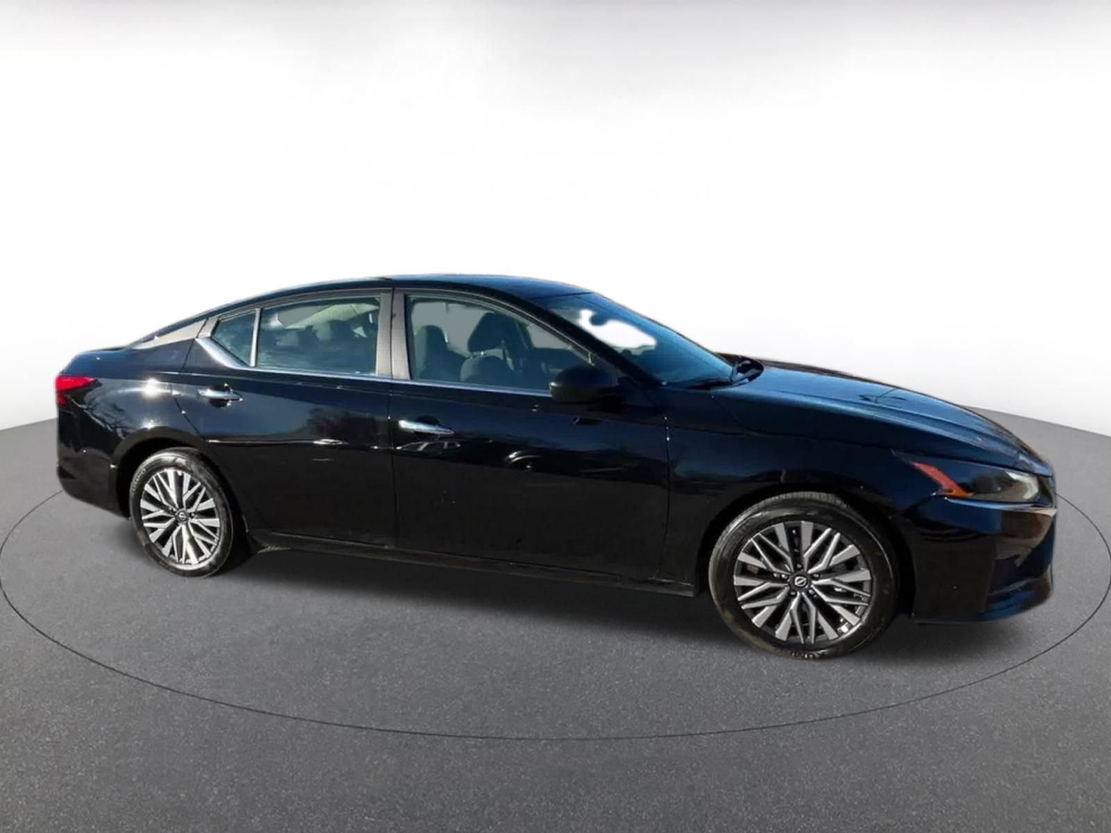 Thumbnail: 2025 Nissan Altima - 15