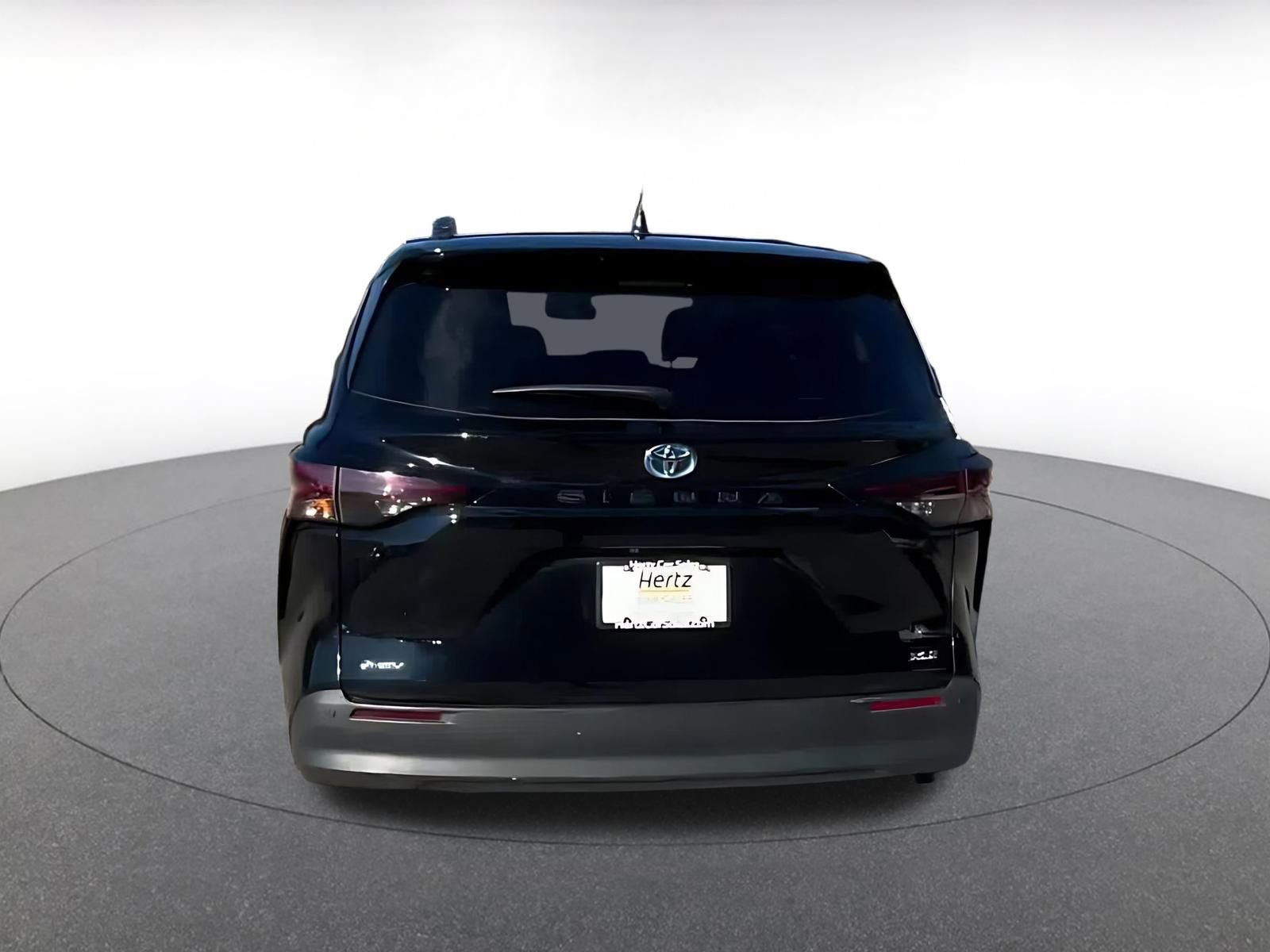 Thumbnail: 2025 Toyota Sienna - 12
