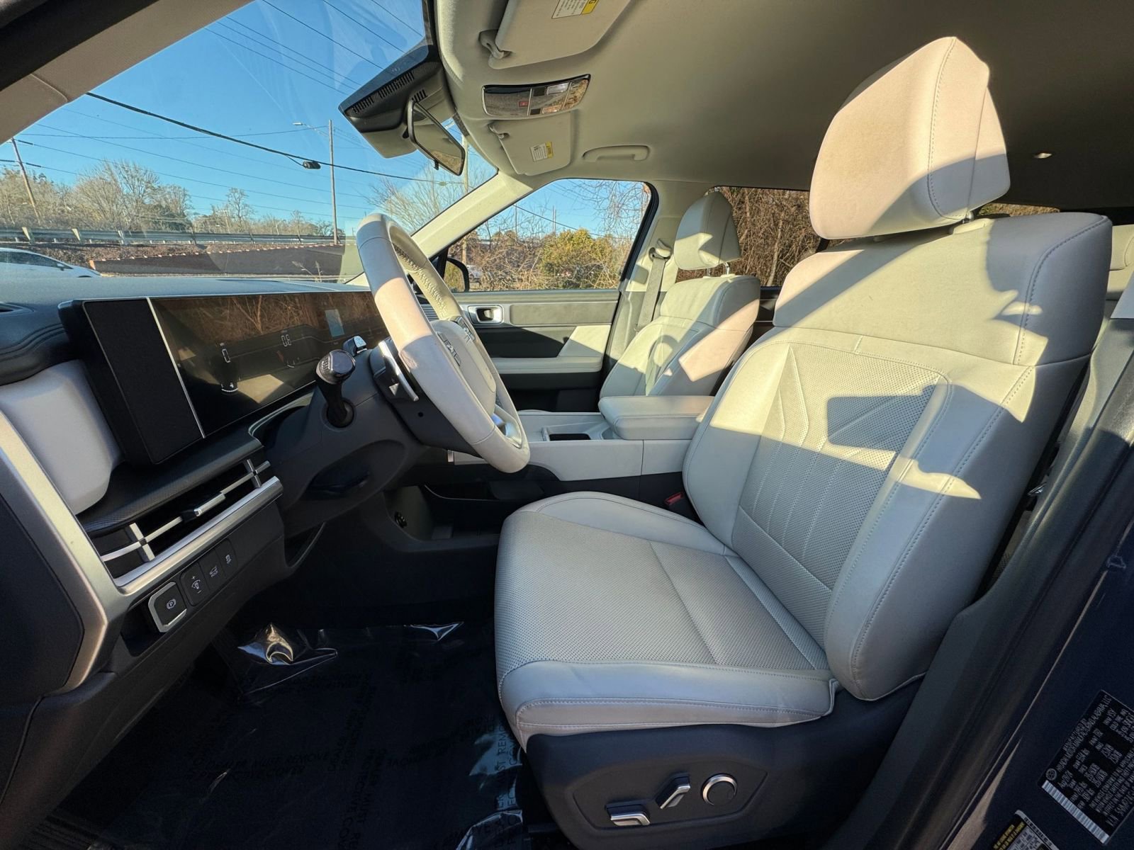 Thumbnail: 2025 Hyundai Santa Fe - 33