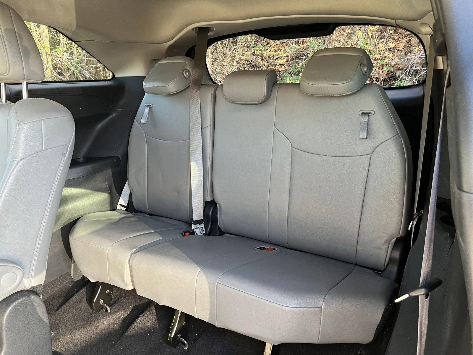 Thumbnail: 2025 Toyota Sienna - 33