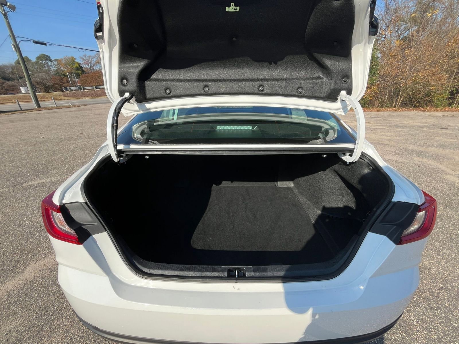 Thumbnail: 2025 Toyota Camry - 25