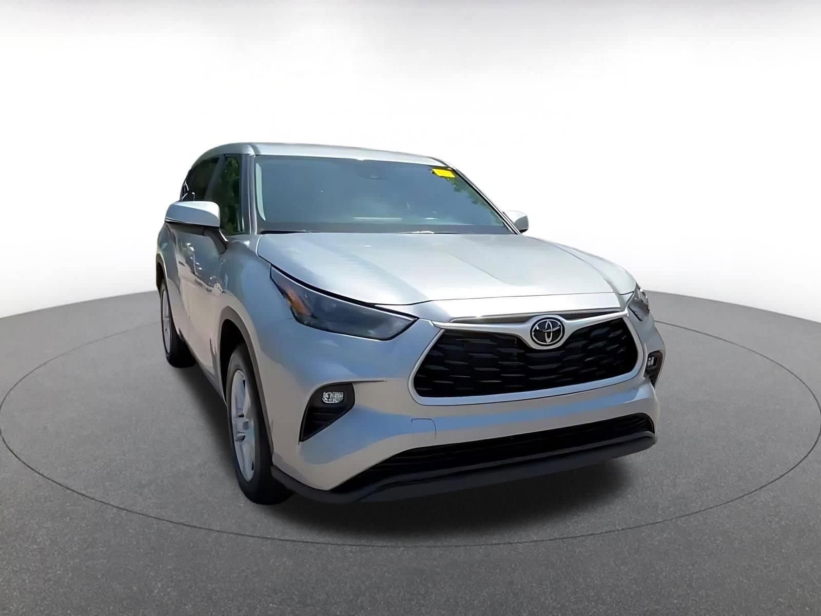 Thumbnail: 2025 Toyota Highlander - 3