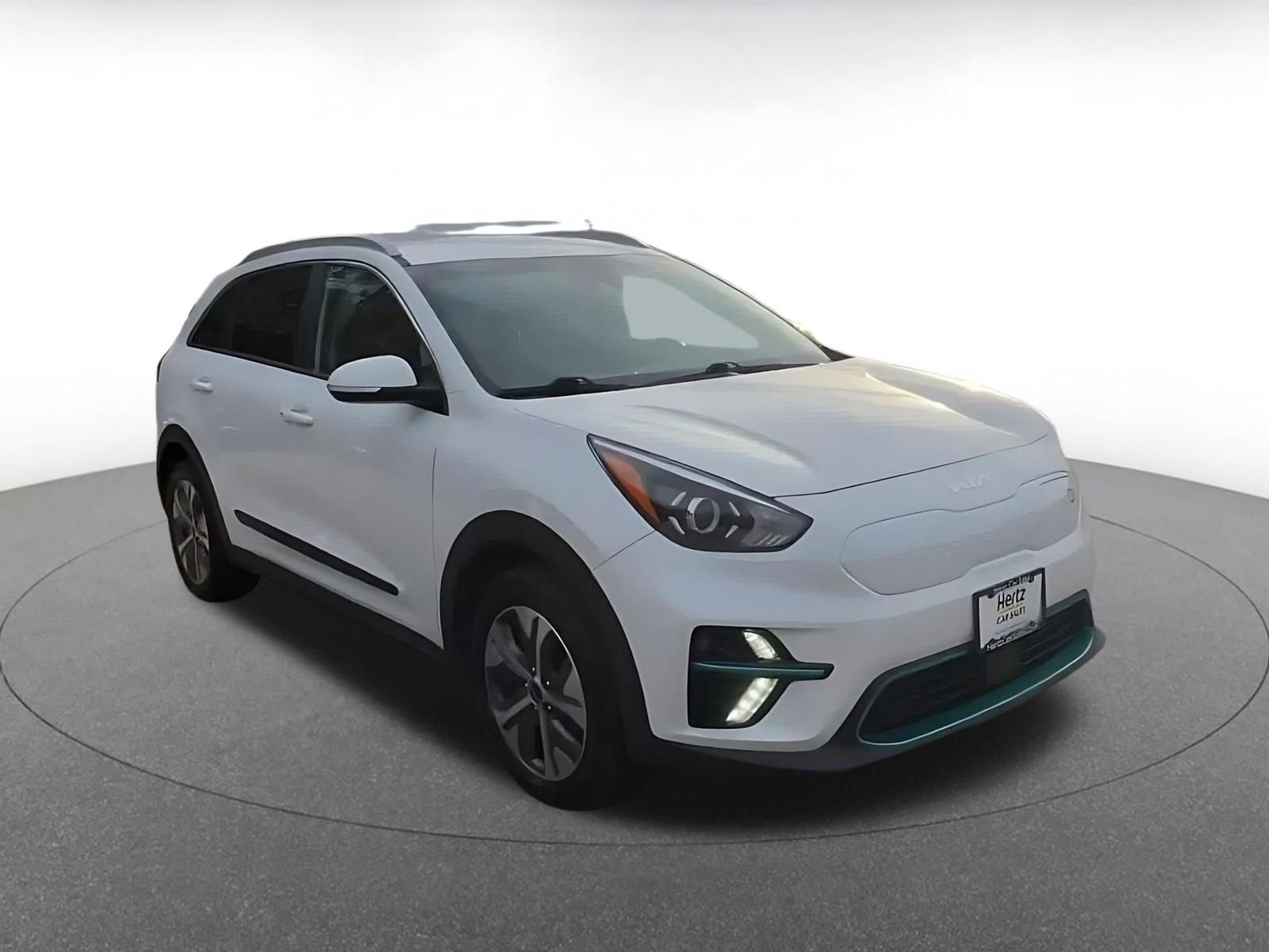 Thumbnail: 2022 Kia Niro - 3