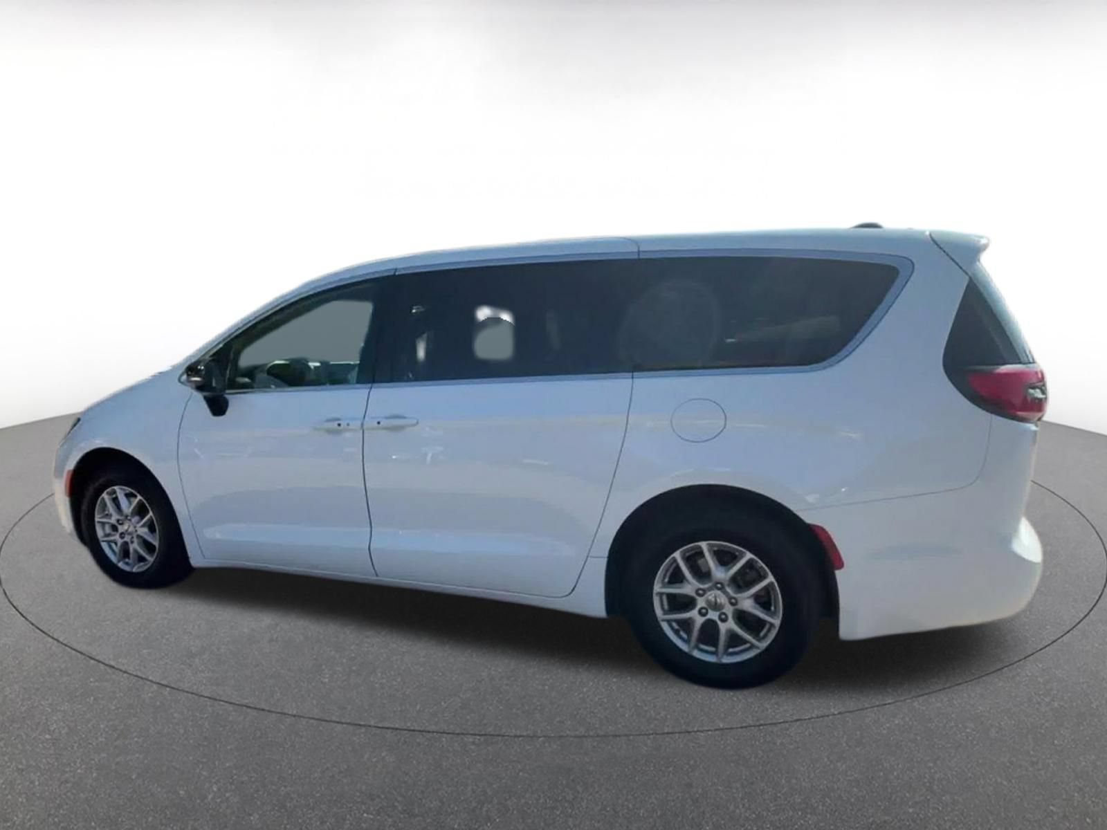 Thumbnail: 2025 Chrysler Pacifica - 9