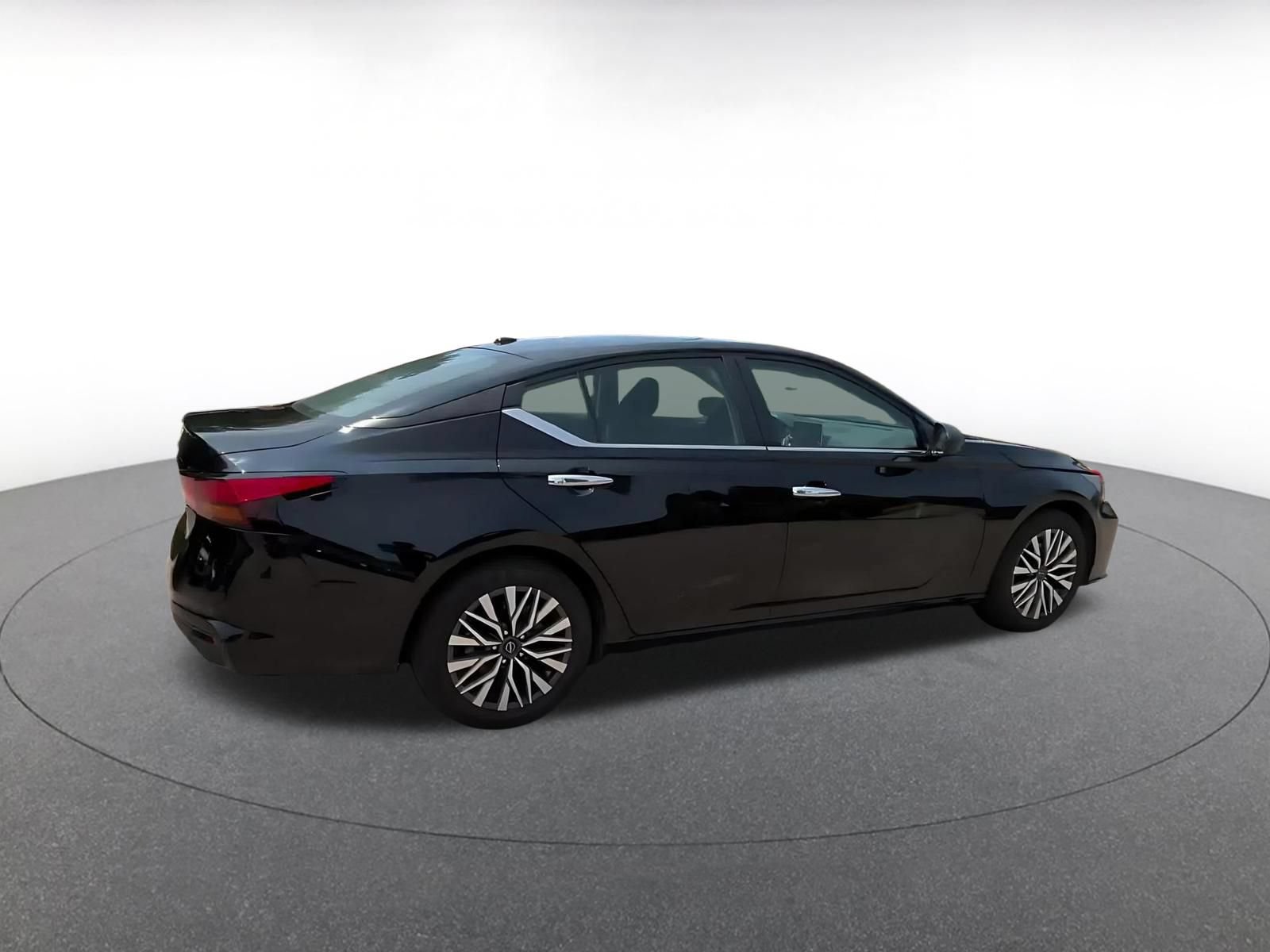 Thumbnail: 2025 Nissan Altima - 15