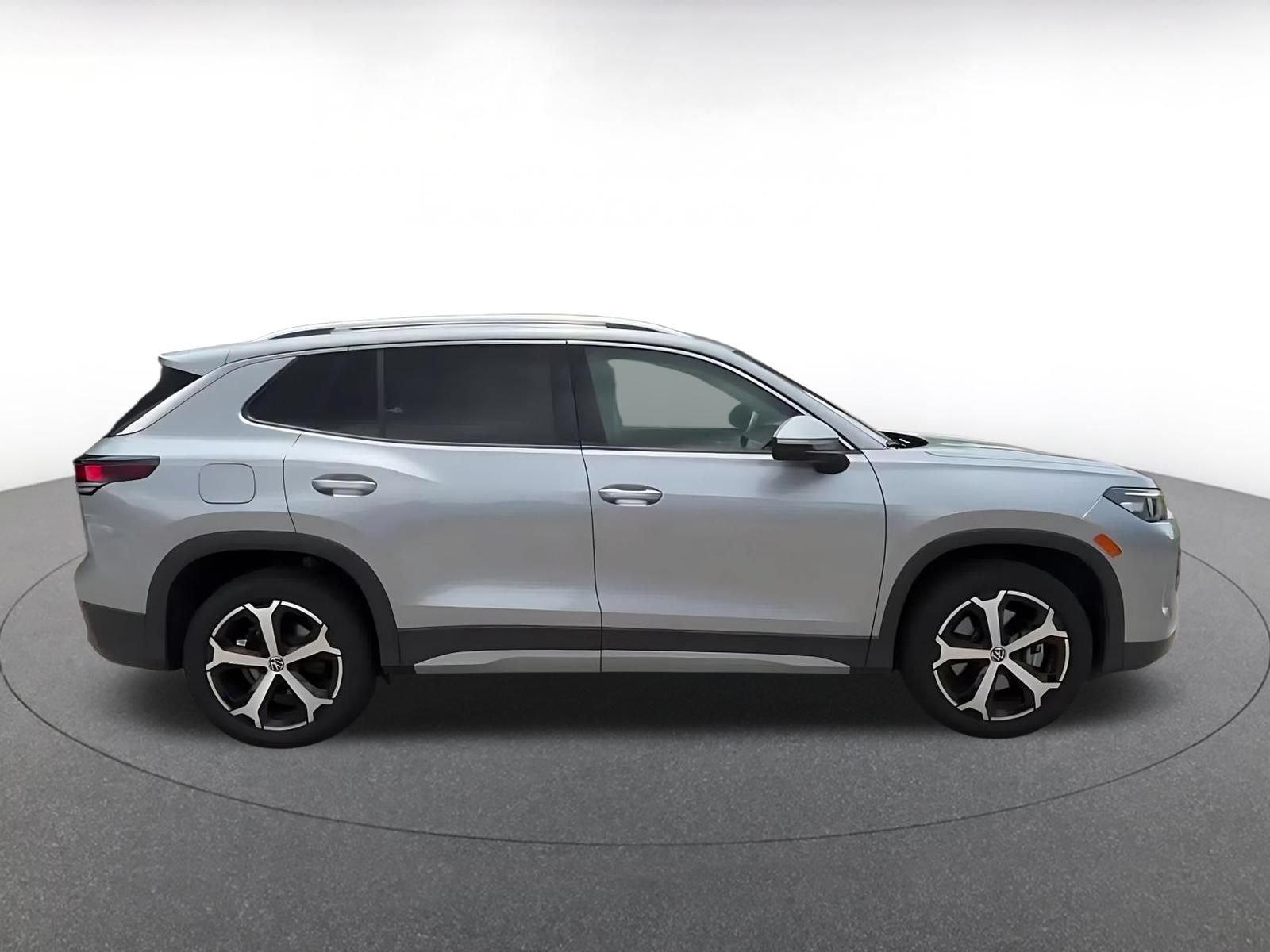Thumbnail: 2026 Volkswagen Tiguan - 16