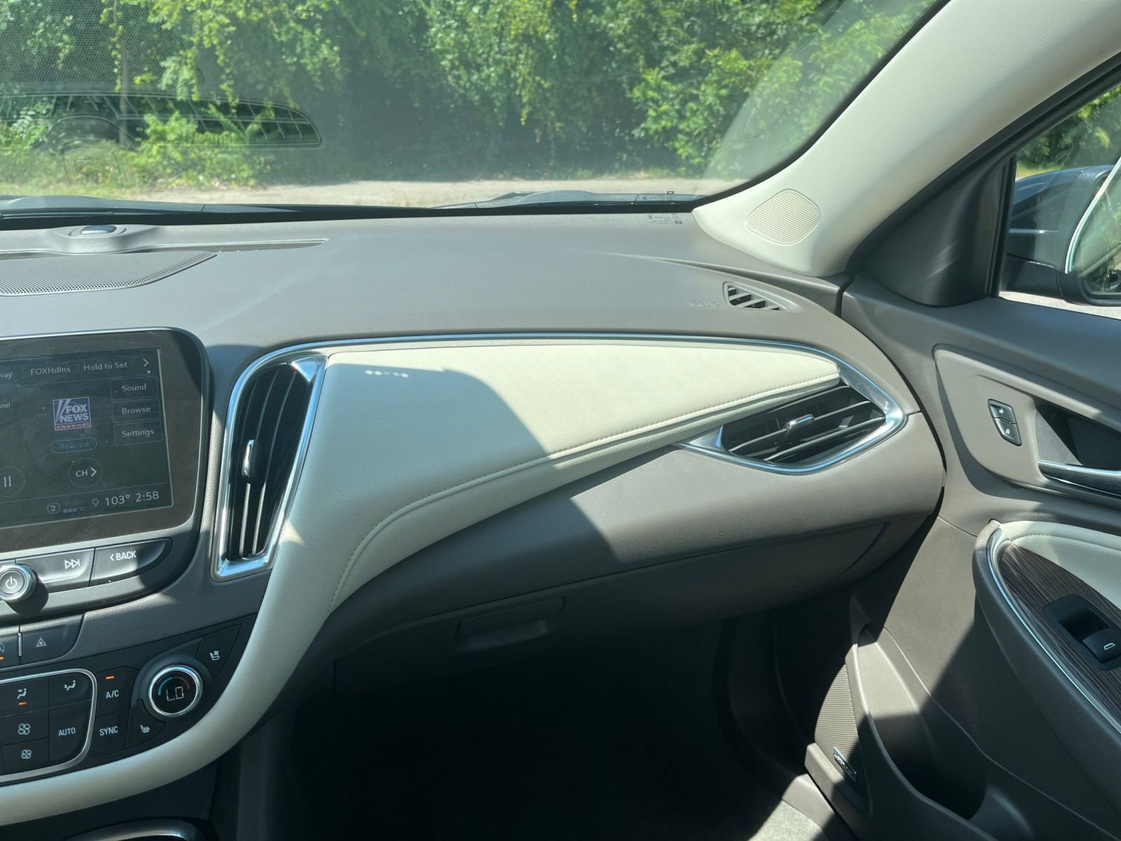 Thumbnail: 2024 Chevrolet Malibu - 30
