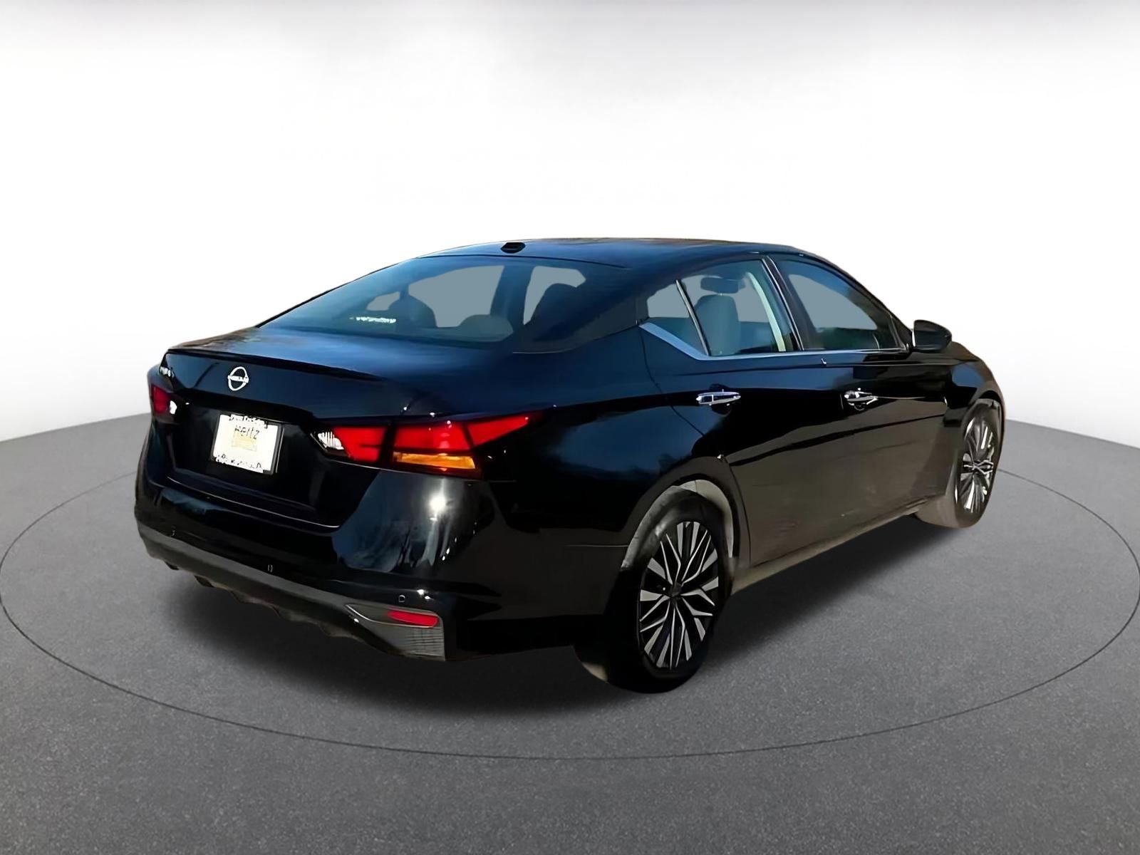 Thumbnail: 2025 Nissan Altima - 12