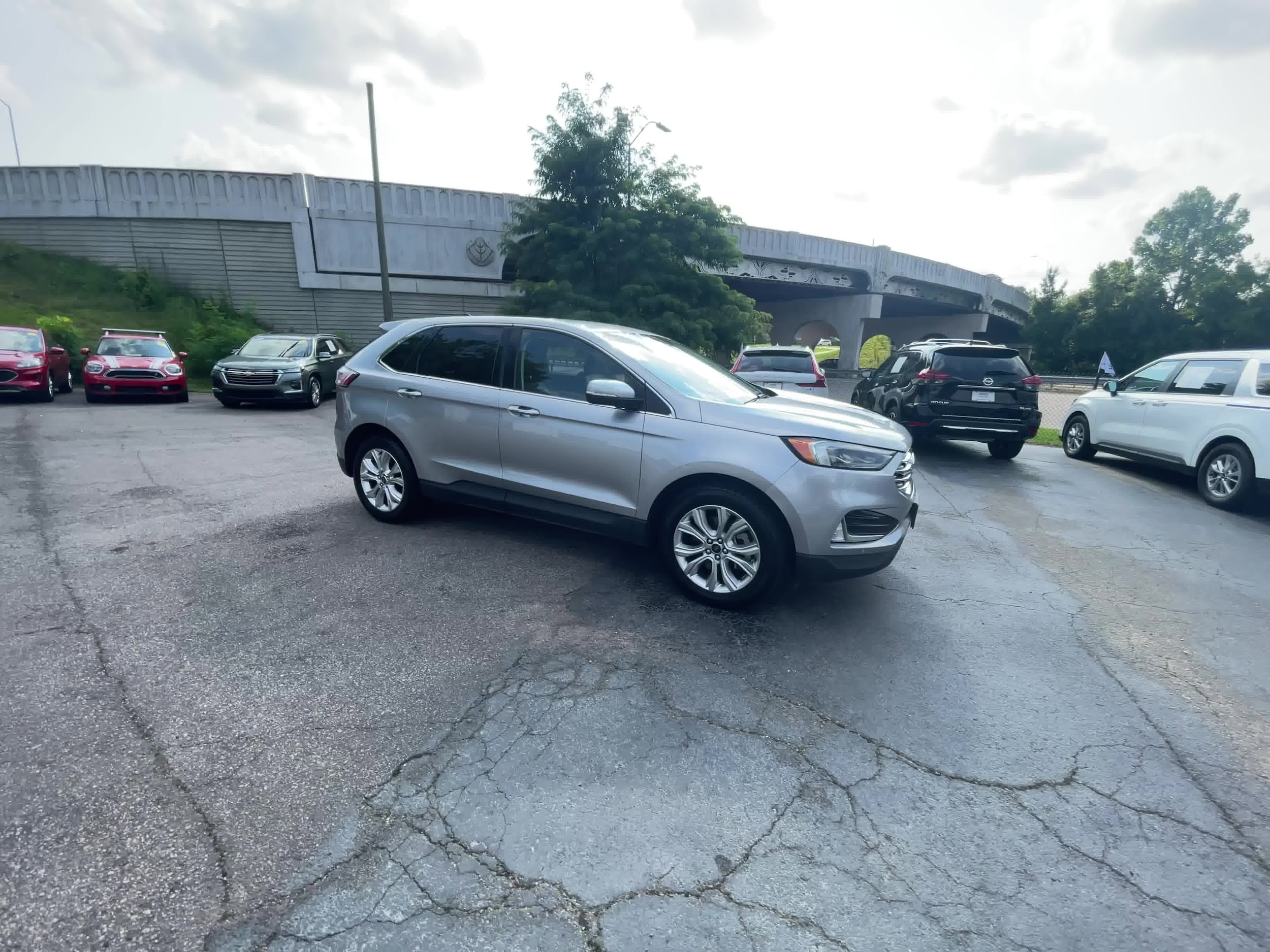 2022 Ford Edge Titanium 2