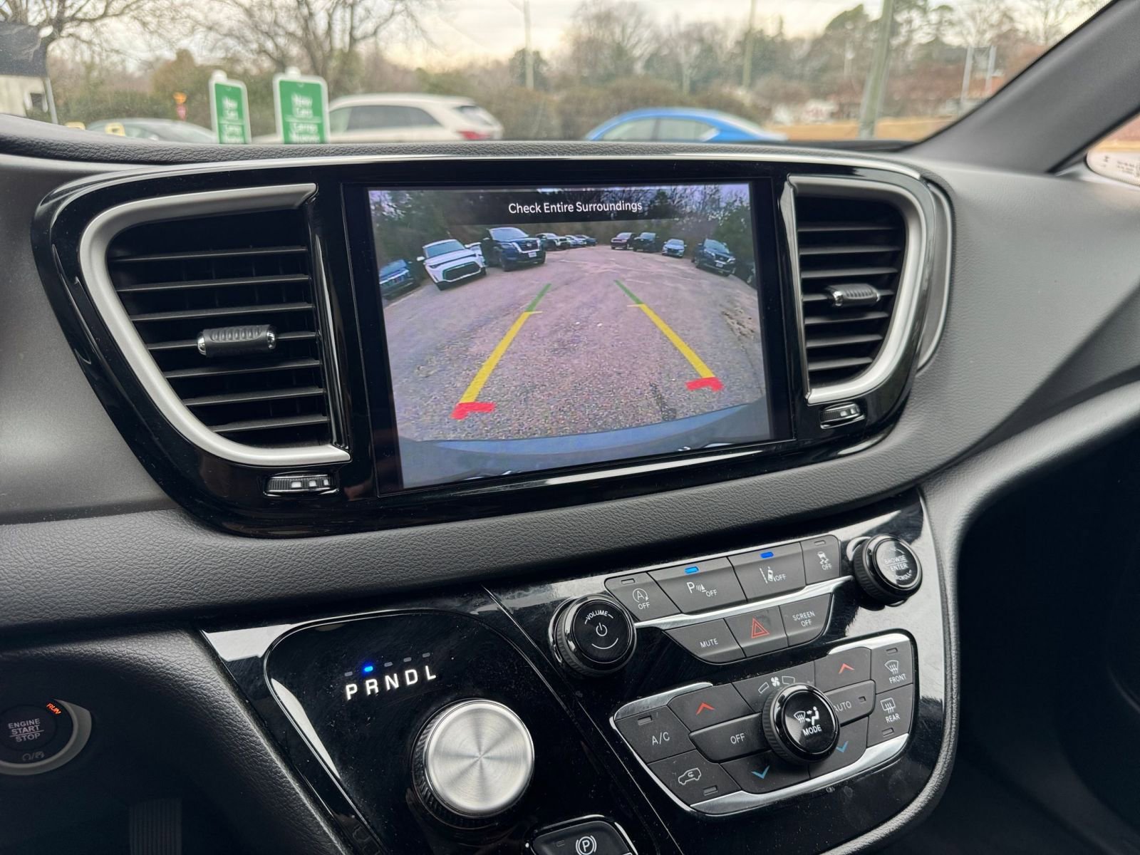 Thumbnail: 2025 Chrysler Pacifica - 17