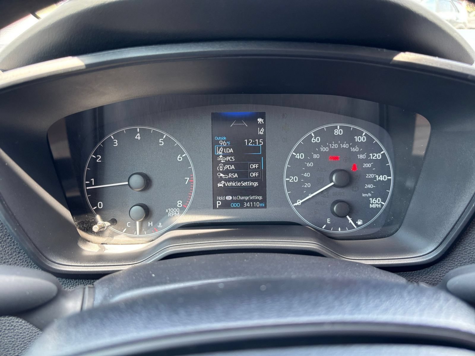 2025 Toyota Corolla LE - Photo 37
