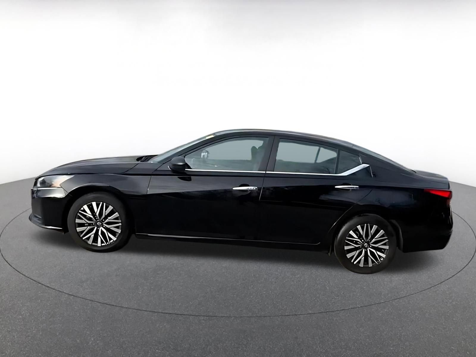 Thumbnail: 2025 Nissan Altima - 8