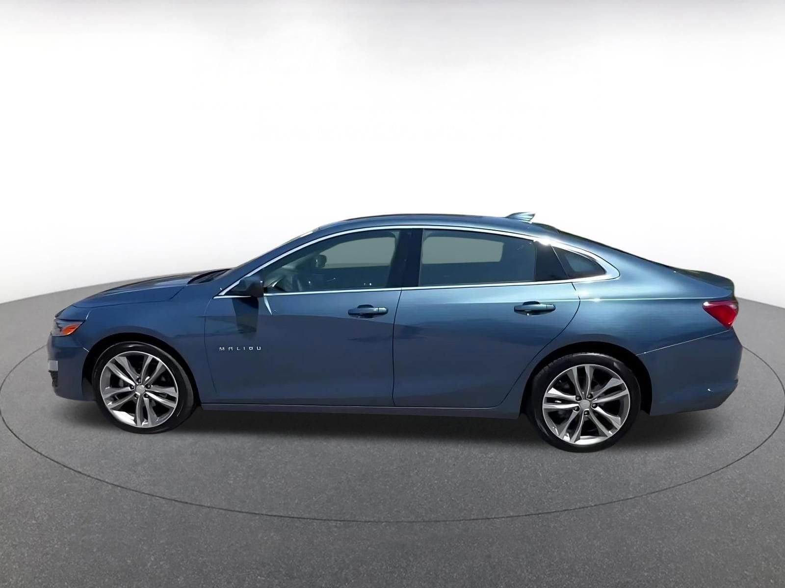 Thumbnail: 2024 Chevrolet Malibu - 9