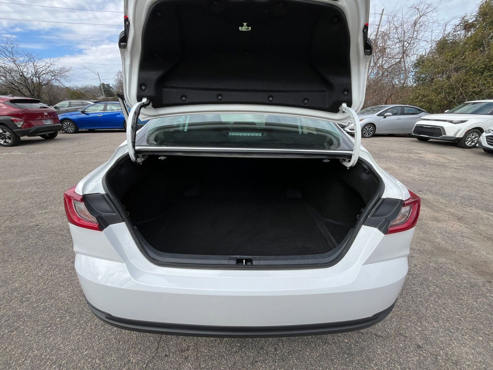 Thumbnail: 2025 Toyota Camry - 28