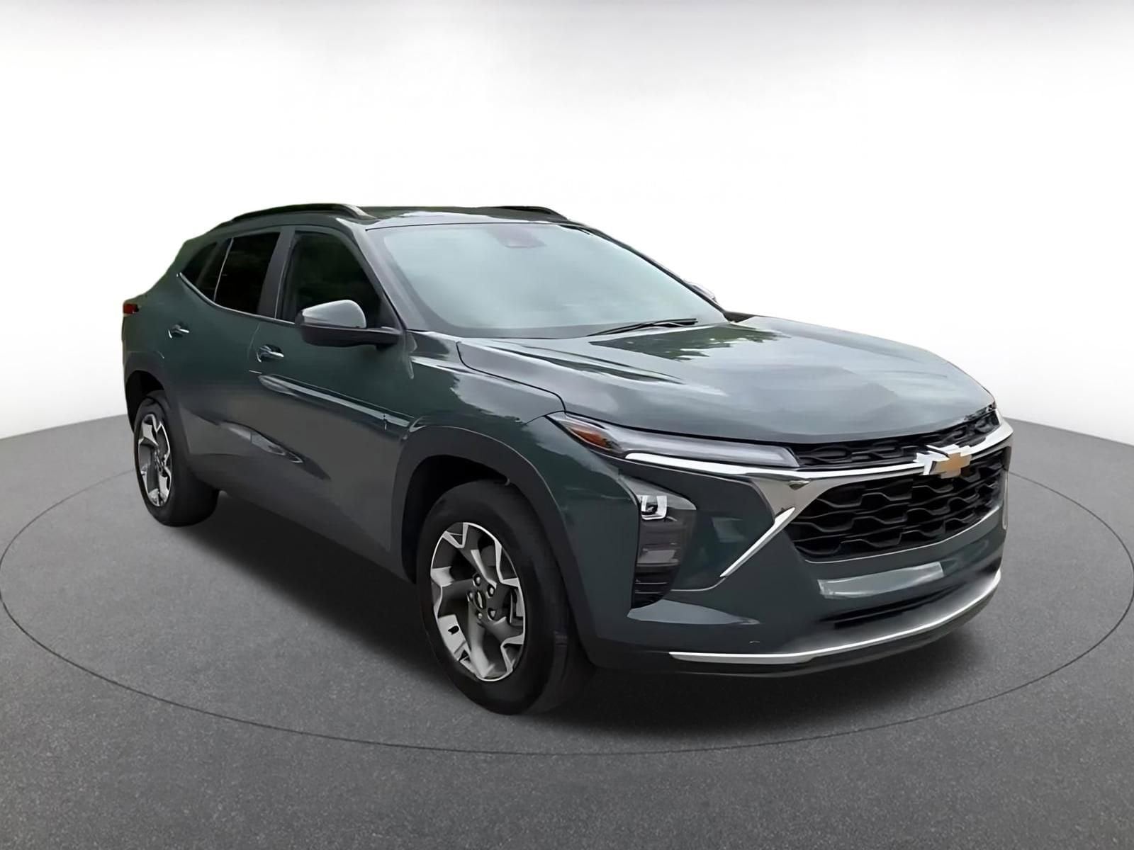 Thumbnail: 2025 Chevrolet Trax - 3