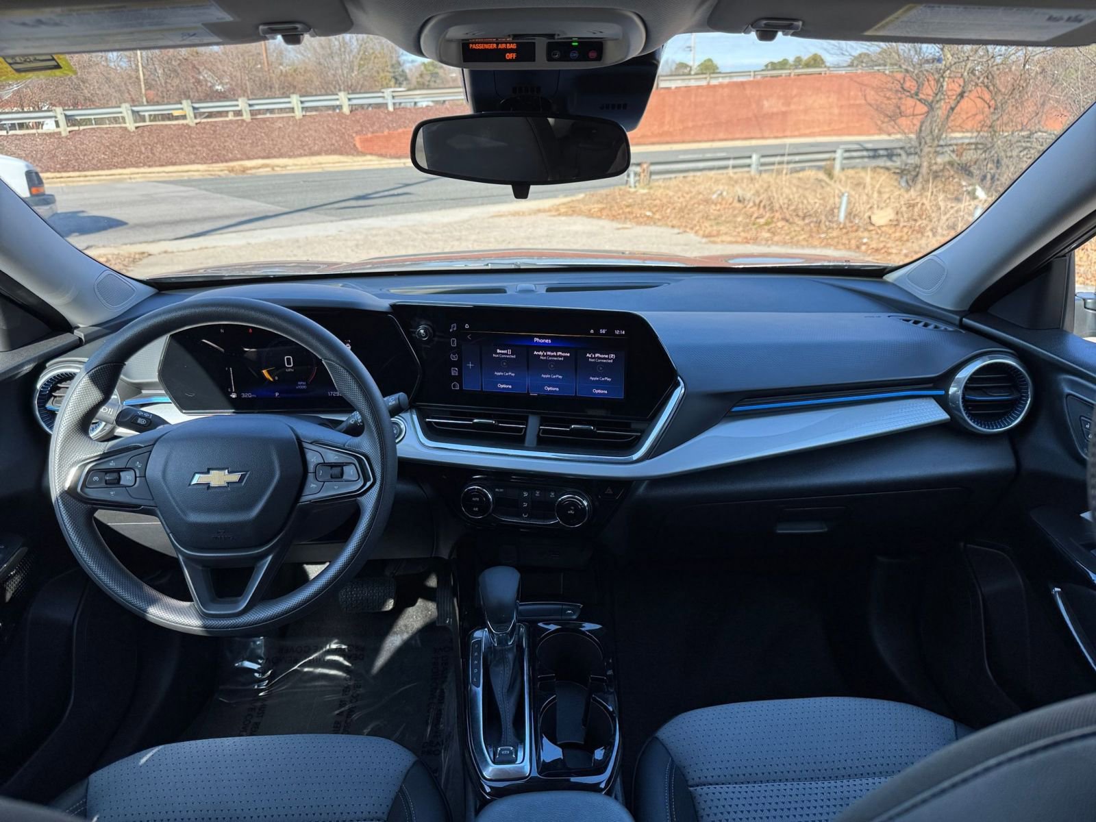 Thumbnail: 2025 Chevrolet Trax - 28