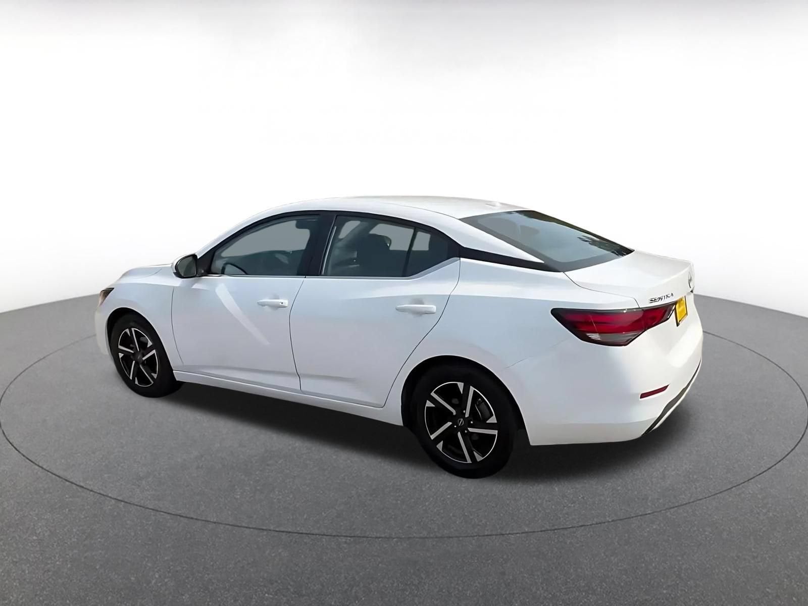 Thumbnail: 2025 Nissan Sentra - 9