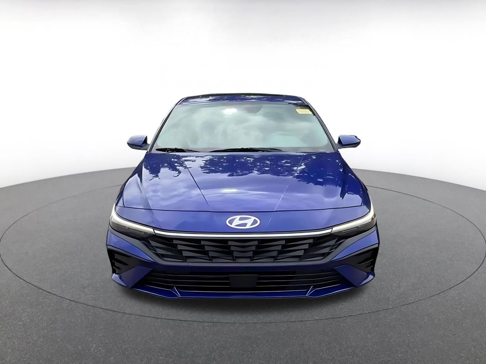 Thumbnail: 2025 Hyundai Elantra - 4