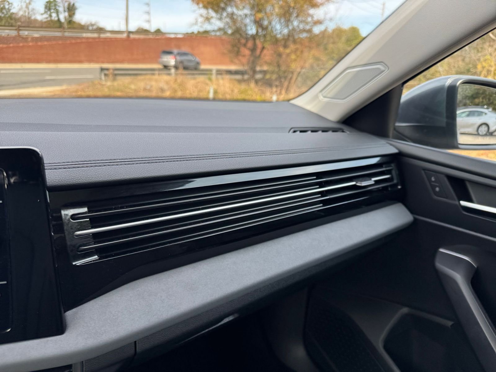 Thumbnail: 2025 Volkswagen Jetta - 30