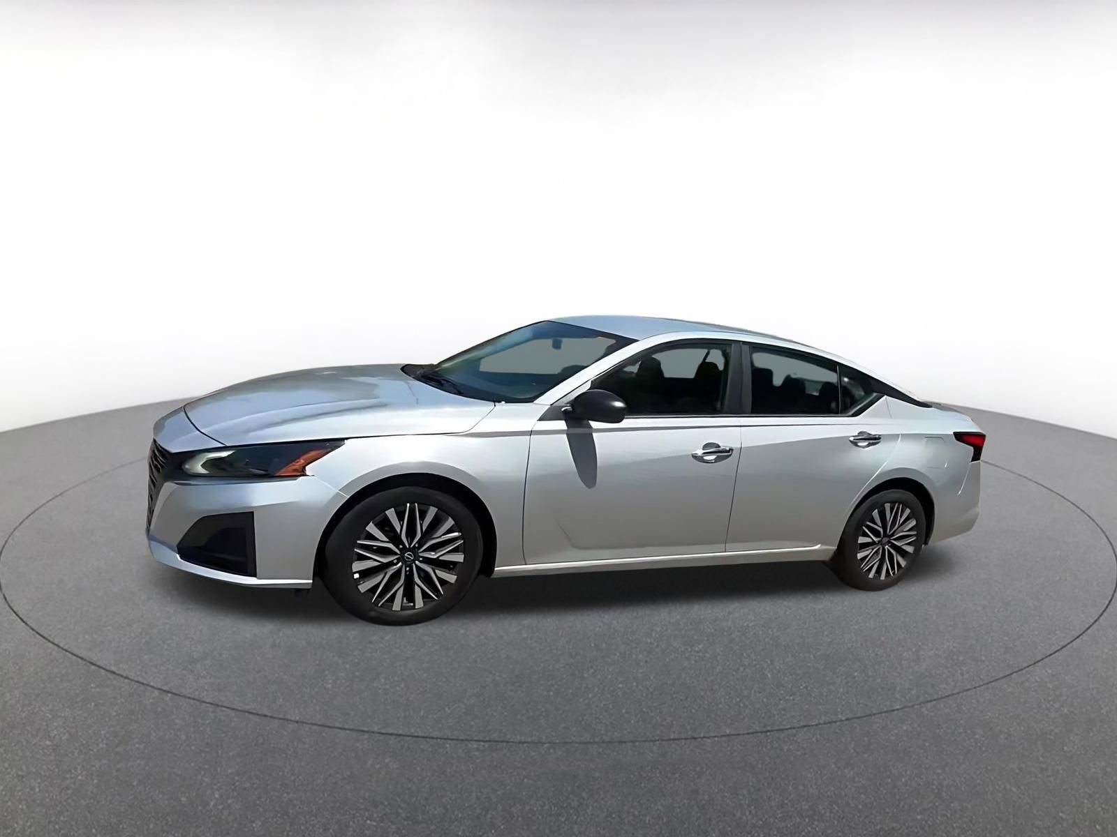 Thumbnail: 2025 Nissan Altima - 8