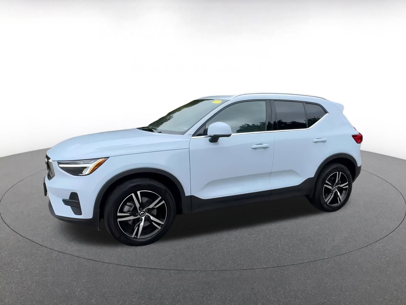 Thumbnail: 2024 Volvo XC40 - 8
