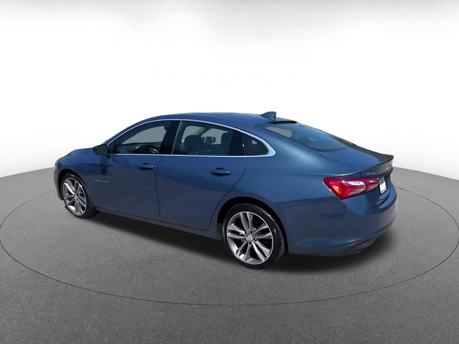 Thumbnail: 2024 Chevrolet Malibu - 10