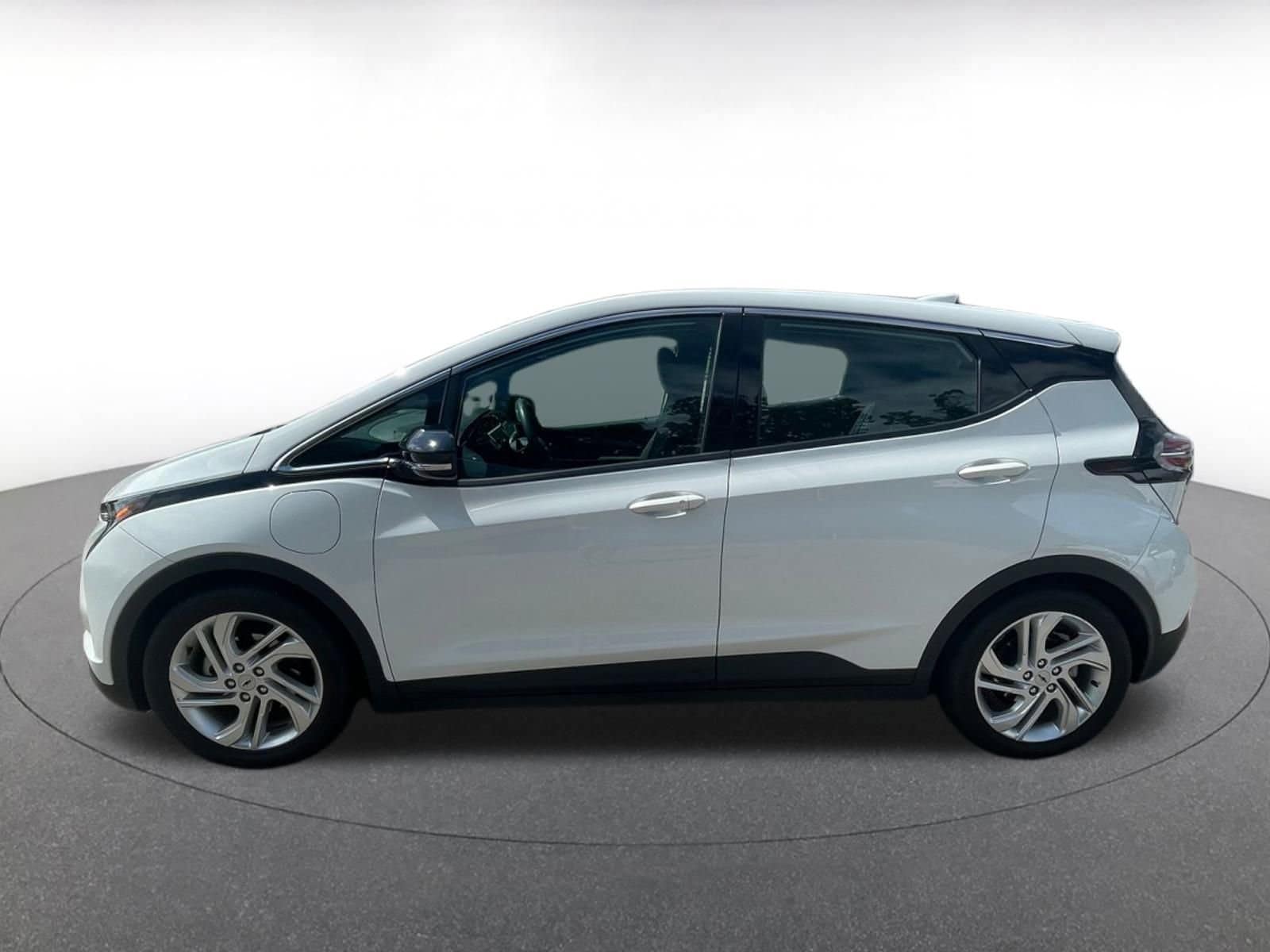 Thumbnail: 2023 Chevrolet Bolt EV - 4
