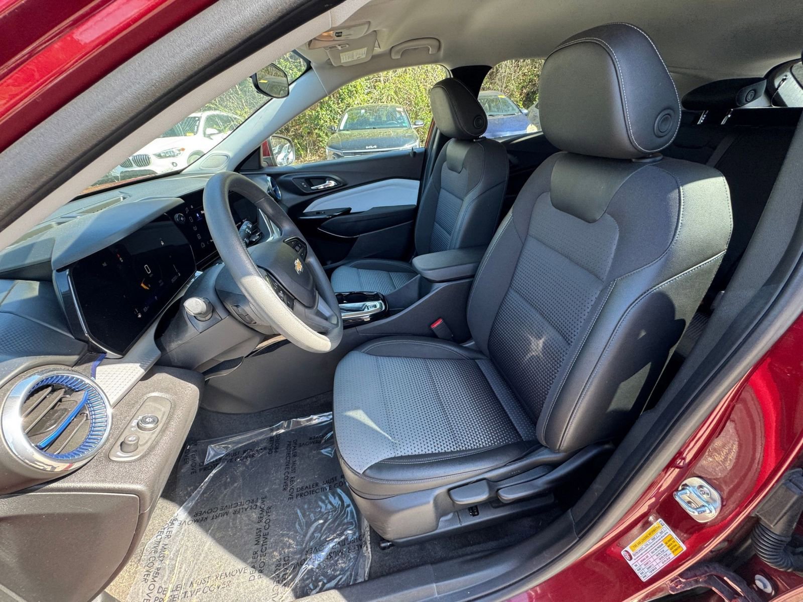 Thumbnail: 2025 Chevrolet Trax - 32