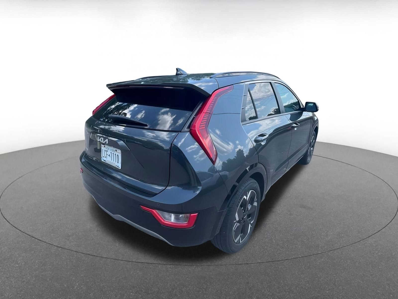 Thumbnail: 2023 Kia Niro - 7