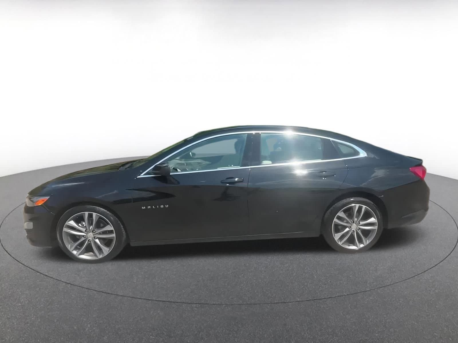 Thumbnail: 2024 Chevrolet Malibu - 9